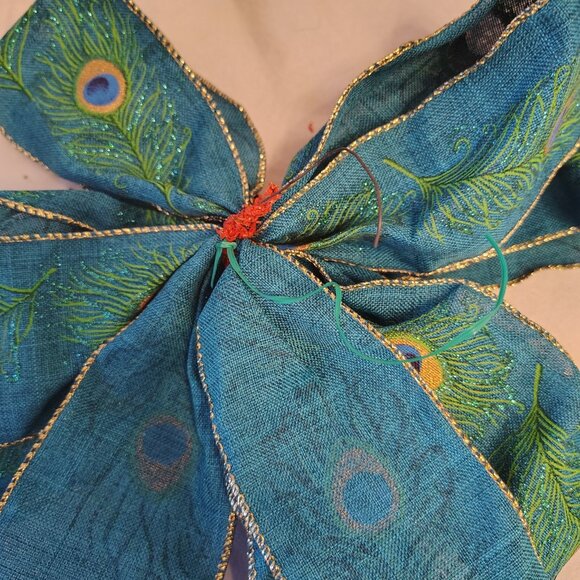 Lot of 9 Peacock Patterned Bows In Gold, Blue, And Purple Colors - Picture 5 of 5